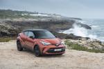 Toyota C-HR Hybrid 2019 года (WW)